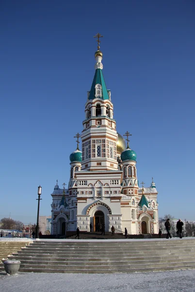 Omsk, Rusya - 7 Ocak 2011: Kutsal varsayım Katedrali (Dormition Katedrali) Omsk katedral Meydanı — Stok fotoğraf