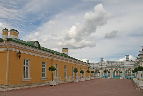 St. Petersburg, Tsarskoye Selo, Rusya Federasyonu - 26 Haziran 2008: Çevresi (kanat) Catherine Sarayı — Stok fotoğraf