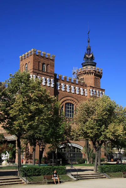 Barcelona, Katalónia, Spanyolország - augusztus 31, 2012: Castel dels Tres sárkányok Parc de la Ciutadella városában. Barcelona, Katalónia, Spanyolország. — Stock Fotó