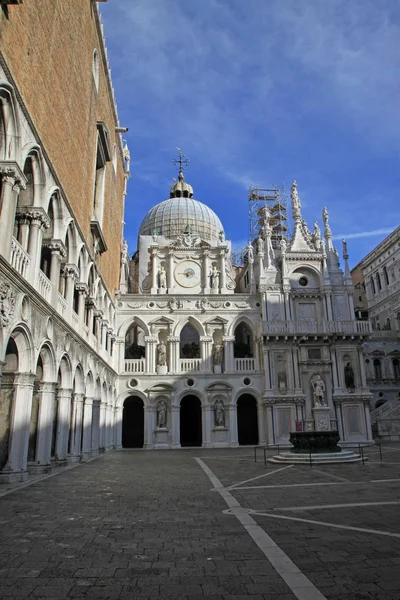 VENEZIA, ITALIA - 02 SETTEMBRE 2012: Corte Interna di Palazzo Ducale — Foto Stock