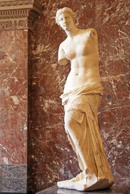 PARIS, FRANCE - NOVEMBER 27, 2009:  The Venus de Milo statue in the Louvre museum