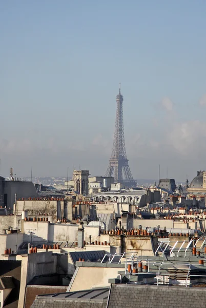 PARIS, FRANCE - DECEMBER 17, 2011: View of Eiffel Tower from the top of Centre Georges Pompidou — Stock Photo, Image