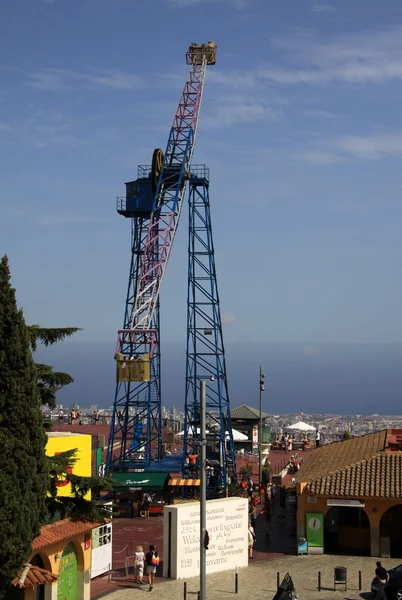 Barcelona, Katalónia, Spanyolország - augusztus 29, 2012: Attrakció a Tibidabo Amusement Park, Barcelona, Katalónia, Spanyolország — Stock Fotó