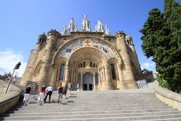 BARCELONE, CATALONIE, ESPAGNE - 29 AOÛT 2012 : Église du Sacré-Cœur de Jésus (Le Temple Expiatori del Sagrat Cor) sur Tibidabo à Barcelone — Photo