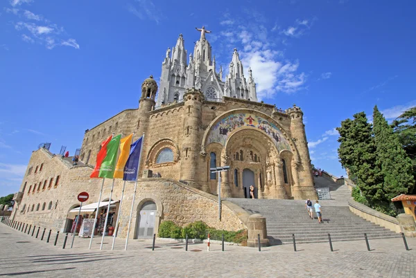 BARCELONA, CATALONIA, ESPAÑA - 29 DE AGOSTO DE 2012: Iglesia del Sagrado Corazón de Jesús (Templo Expiatori del Sagrat Cor) en el Tibidabo de Barcelona —  Fotos de Stock
