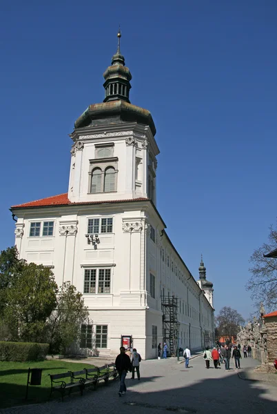 Kutná Hora, Česká republika - 17. dubna 2010: Jezuitská kolej v Kutné Hoře, Česká republika — Stock fotografie