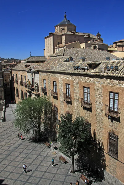 Toledo, Spanien - 24 augusti 2012: Utsikt över gamla stan i Toledo — Stockfoto