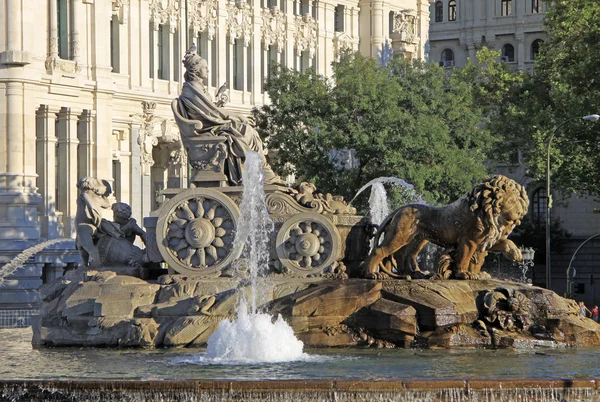 МАДРИД, ИСПАНИЯ - 23 августа 2012 года: фонтан Cibeles в Мадриде, Испания — стоковое фото