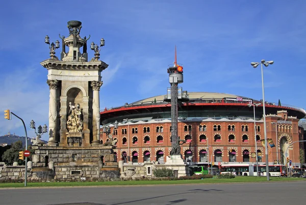 BARCELONA, CATALONIA, ESPAÑA - 13 DE DICIEMBRE DE 2011: Plaza de Toros en la Plaza de España de Barcelona. Ahora Arena es un centro comercial en Barcelona . —  Fotos de Stock