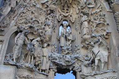 Barcelona, Katalonya, İspanya - 12 Aralık 2011: Sagrada Familia Tapınağı, Barcelona, Katalonya, İspanya doğuş cephe