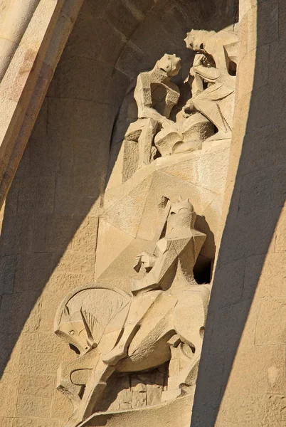 BARCELONA, CATALONIA, SPAIN - DECEMBER 12, 2011: Passion facade of Sagrada Familia Temple, Barcelona,Catalonia, Spain — Stock Photo, Image