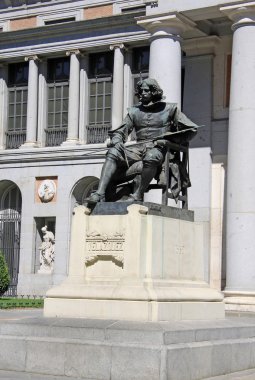 Madrid, Ispanya-23 Ağustos 2012: c Madrid, Ispanya Ulusal Prado Müzesi önünde