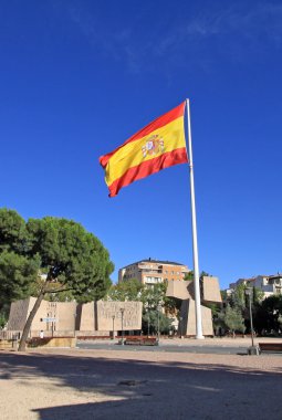 Madrid, İspanya - 23 Ağustos 2012: Anıt Amerika keşfi için. Plaza de iki nokta üst üste (Columbus Meydanı) bulmayı bahçeler. Madrid, İspanya.