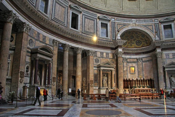 ROME, ITALY - DECEMBER 20, 2012:  Inside the Pantheon - one of the most famous building in Rome, Italy — Stock Photo, Image