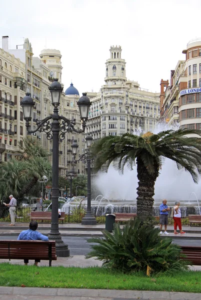 Valencia, Hiszpania - 26 sierpnia 2012: The Plaza del Ayuntamiento - głównego placu Valencia — Zdjęcie stockowe