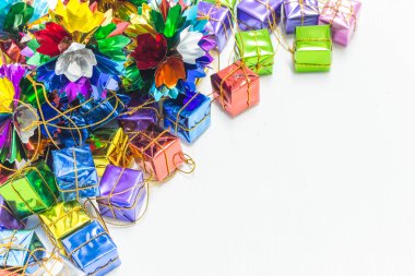 Arka plan ile şerit hediye kutusu