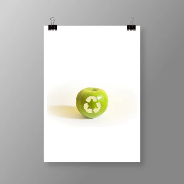 Ilustración de una manzana aislada con un signo de reciclaje . — Archivo Imágenes Vectoriales