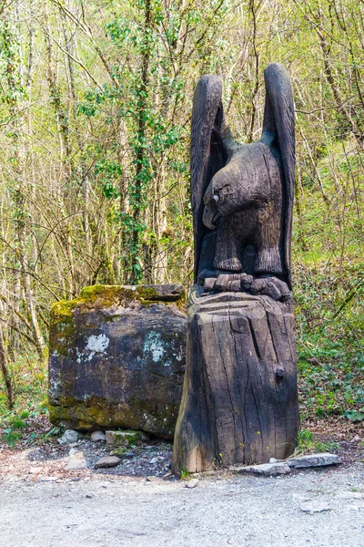 Escultura de madeira de águia — Fotografia de Stock