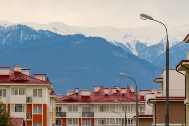 Yerleşim bölgesi dağlardan görünümünü