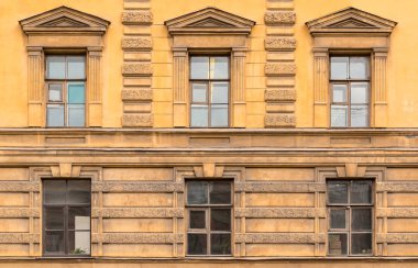 Saint-Petersburg Üniversitesi Ekonomi cephesinde bir satır içinde pencere eşiği