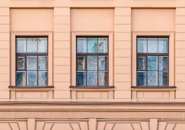 Windows ofis binası cephe üzerinde üst üste
