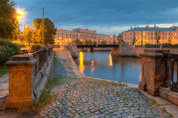 Griboedov kanal ve Krasnogvardeysky Köprüsü çıkabilir gece görünümü — Stok fotoğraf