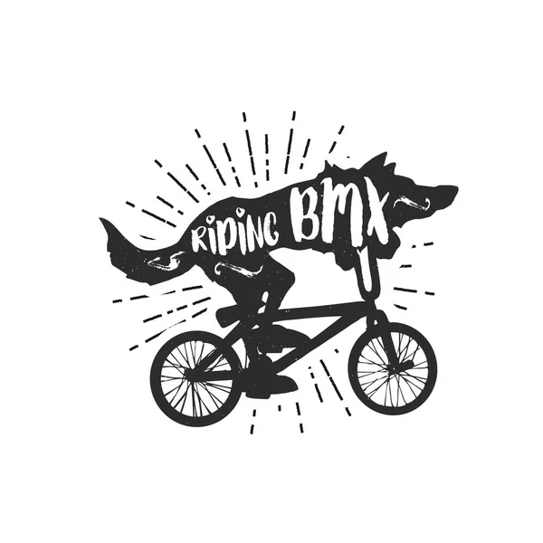 Wolf montar en bicicleta BMX, diseño de caracteres vectoriales — Vector de stock