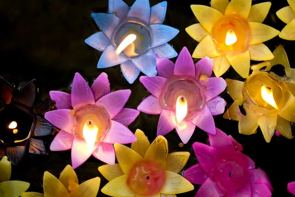 Vela de lótus para adoração — Fotografia de Stock