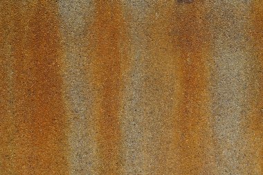 Taş duvar üzerinde pas lekeleri