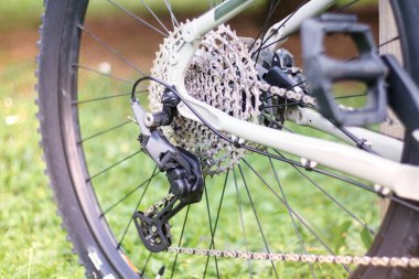 Enduro, mtb, yokuş aşağı, dağ bisikleti sürücüsü, bisiklet vitesi kaseti, raydan çıkarıcı.