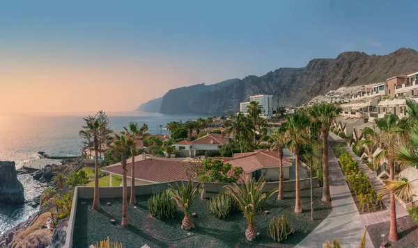 Tenerife Resort Turístico Los Gigantes Imágenes De Stock Sin Royalties Gratis