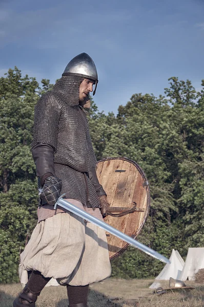 De ridder met zwaard — Stockfoto