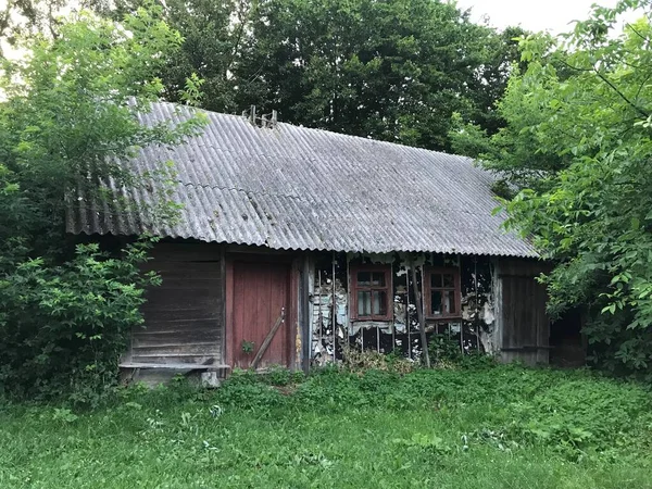 Stary Gliniany Dom Którym Nikt Nie Mieszka — Zdjęcie stockowe