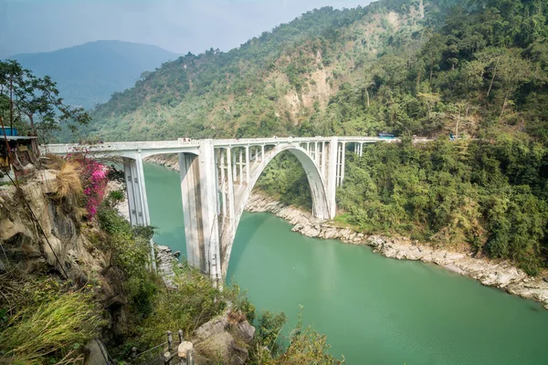Taç Giyme Köprüsü Yol Kenarından Teesta Nehri Manzarası — Stok fotoğraf