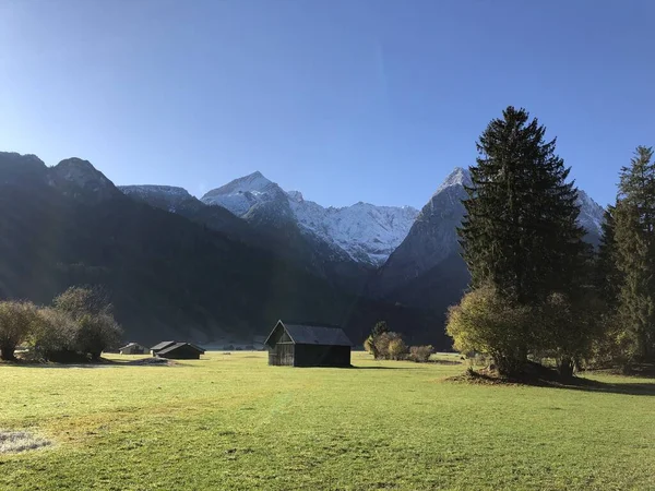 Bella Vista Sulle Montagne Terreni Agricoli Garmisch Germania — Foto Stock