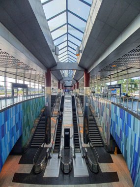 Toronto, ON, Kanada - 1 Ekim 2025: Sheppard - Batı metro istasyonu