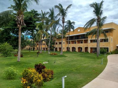 Playa del Carmen, Quintana Roo, Meksika - 20 Kasım 2024: Sonbahar sezonunda Barcelo Maya Oteli bölgesinde