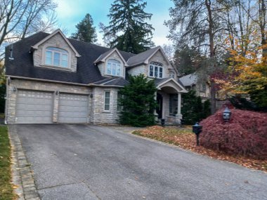 Toronto, ON, Kanada - 23 Mayıs 2024: Toronto Büyük Bölgesi 'nde yeni bir ev