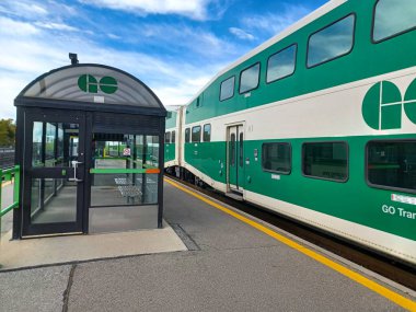 Etobikola, ON, Kanada 20 Ekim 2024: Mimico Go tren istasyonunun görüntüsü.