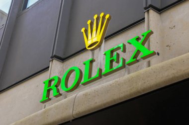 Toronto, ON, Kanada 20 Nisan 2025: Toronto 'daki Rolex mağaza tabelasında..
