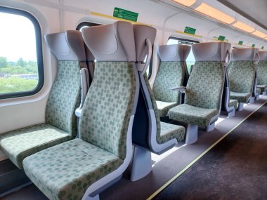 Toronto, ON, Kanada - 26 Haziran 2024: Go tren vagonunun iç görünümü