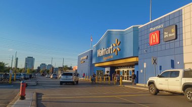 Toronto, ON, Kanada - 30 Ağustos 2025: Amerika 'daki Walmart süpermarketinin logosu.