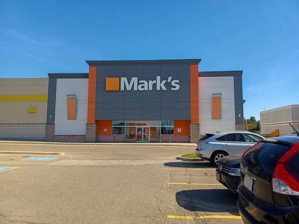 Toronto, ON, Kanada - 9 Temmuz 2025: Toronto 'daki Marks mağazasının logosu..