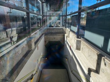 Burlington, ON, Kanada 2 Ağustos 2024: Bronte GO tren istasyonunun görüntüsü