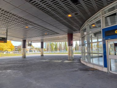 Toronto, ON, Kanada - 1 Ekim 2025: Sheppard - Batı metro istasyonu