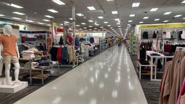 Market Koridoru Ürünlerle Dolu