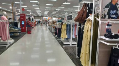 Market Koridoru Ürünlerle Dolu