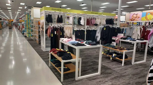 Market Koridoru Ürünlerle Dolu