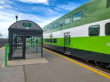 Etobikola, ON, Kanada 20 Ekim 2024: Mimico Go tren istasyonunun görüntüsü.