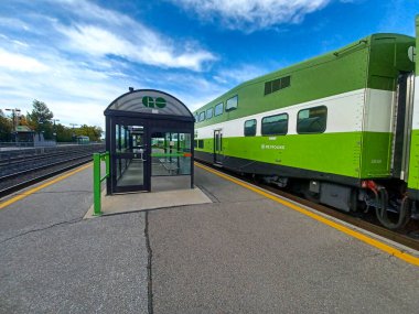 Etobikola, ON, Kanada 20 Ekim 2024: Mimico Go tren istasyonunun görüntüsü.